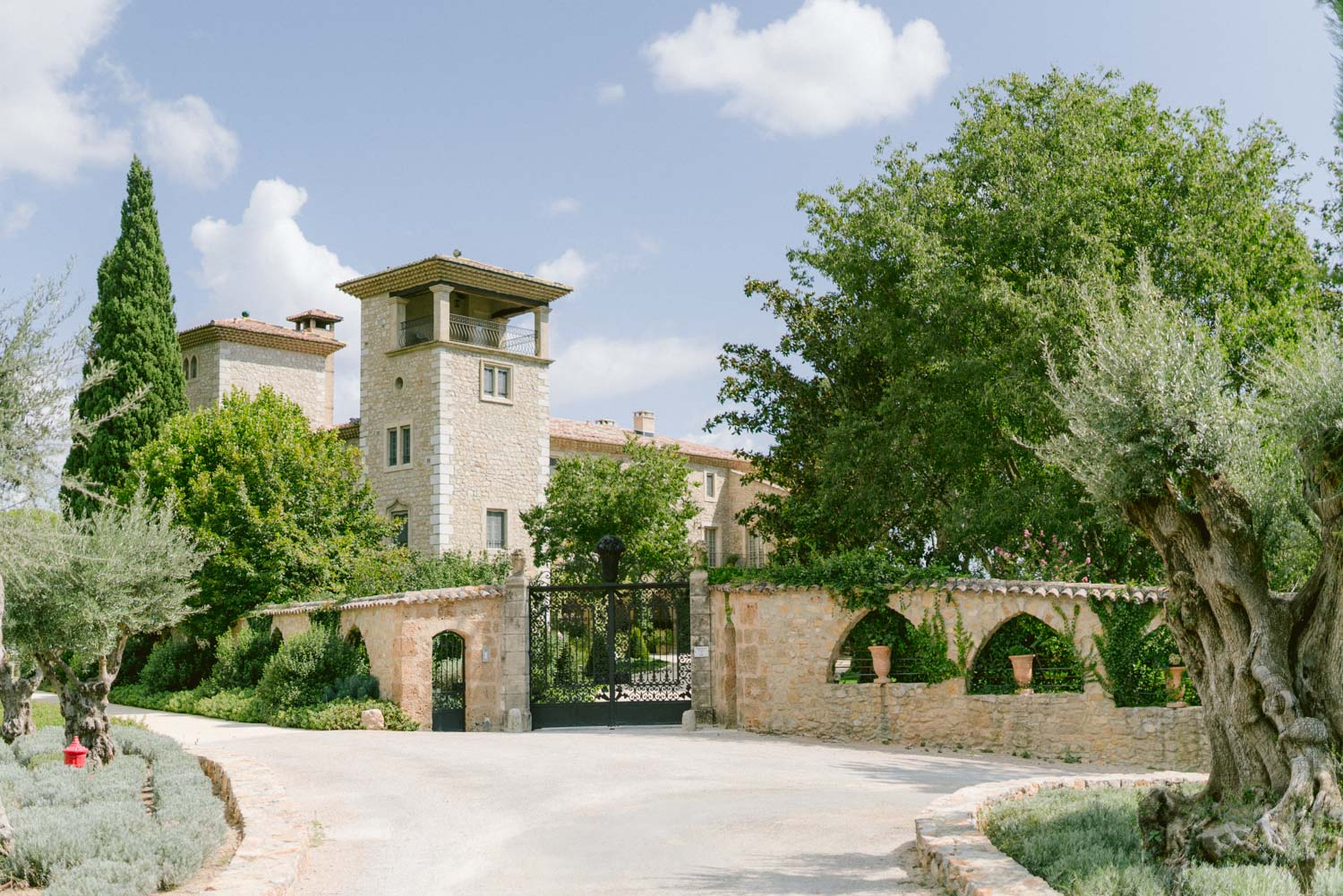Provence-wedding-venue-chateau-de-berne-provence